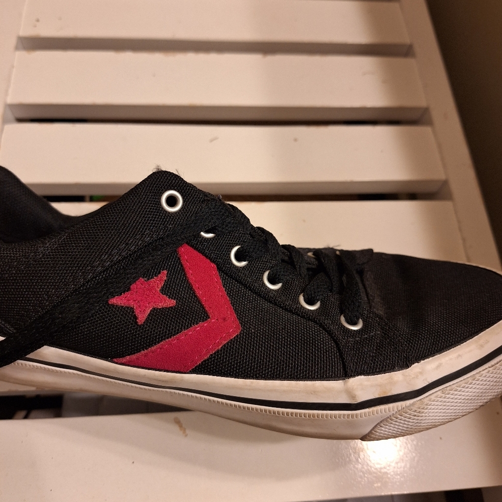Converses sneakers